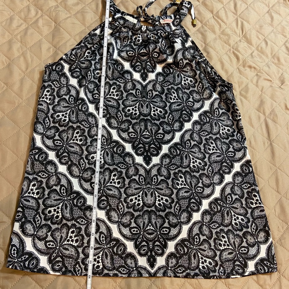 The Limited Black and White Lace Print Sleeveless Top Size Medium